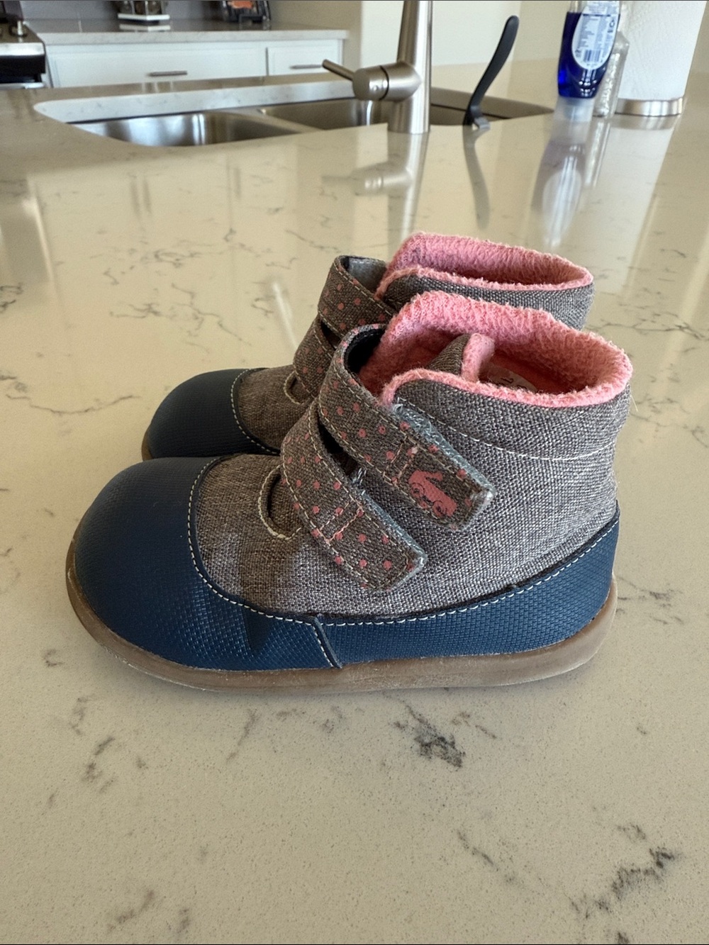 See Kai Run Toddler Basics Ashton High Top Winter boots Pink, gray navy size 8 - Picture 2 of 7